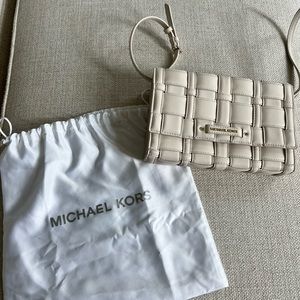 NWOT MICHAEL Michael Kors Cream Woven Crossbody Bag with dust cover